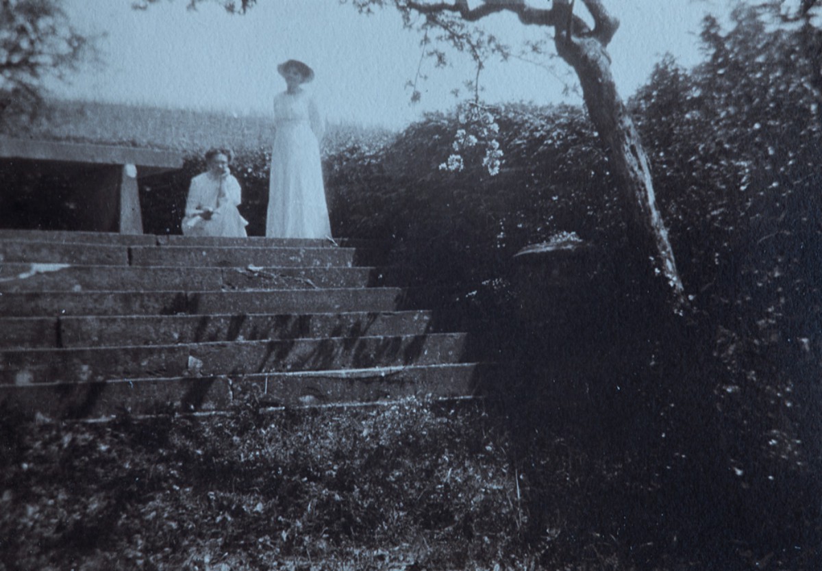 Hotelgäste im Schlosspark, um 1910 (EA)