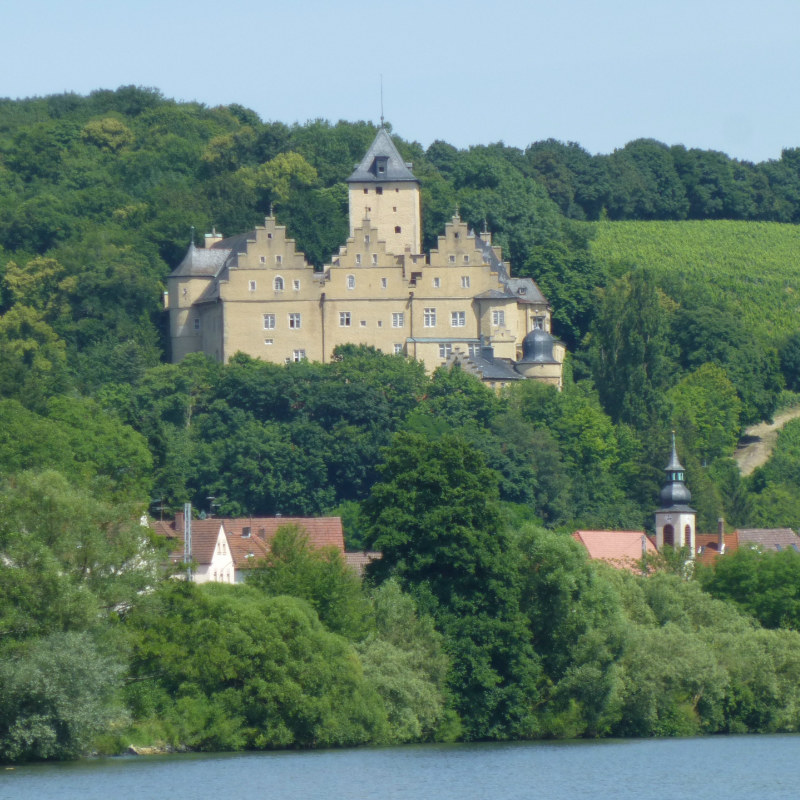 05 Schloss Frontal Main
